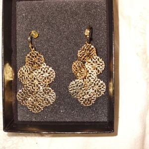 Beautiful Lightweight Gold Wire Earrings